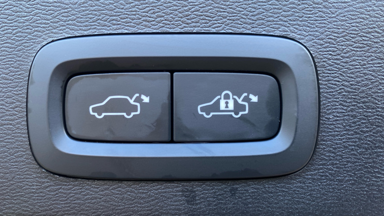 Volvo Xc40 1.5 T4 Recharge PHEV Plus Dark 5dr Auto Estate